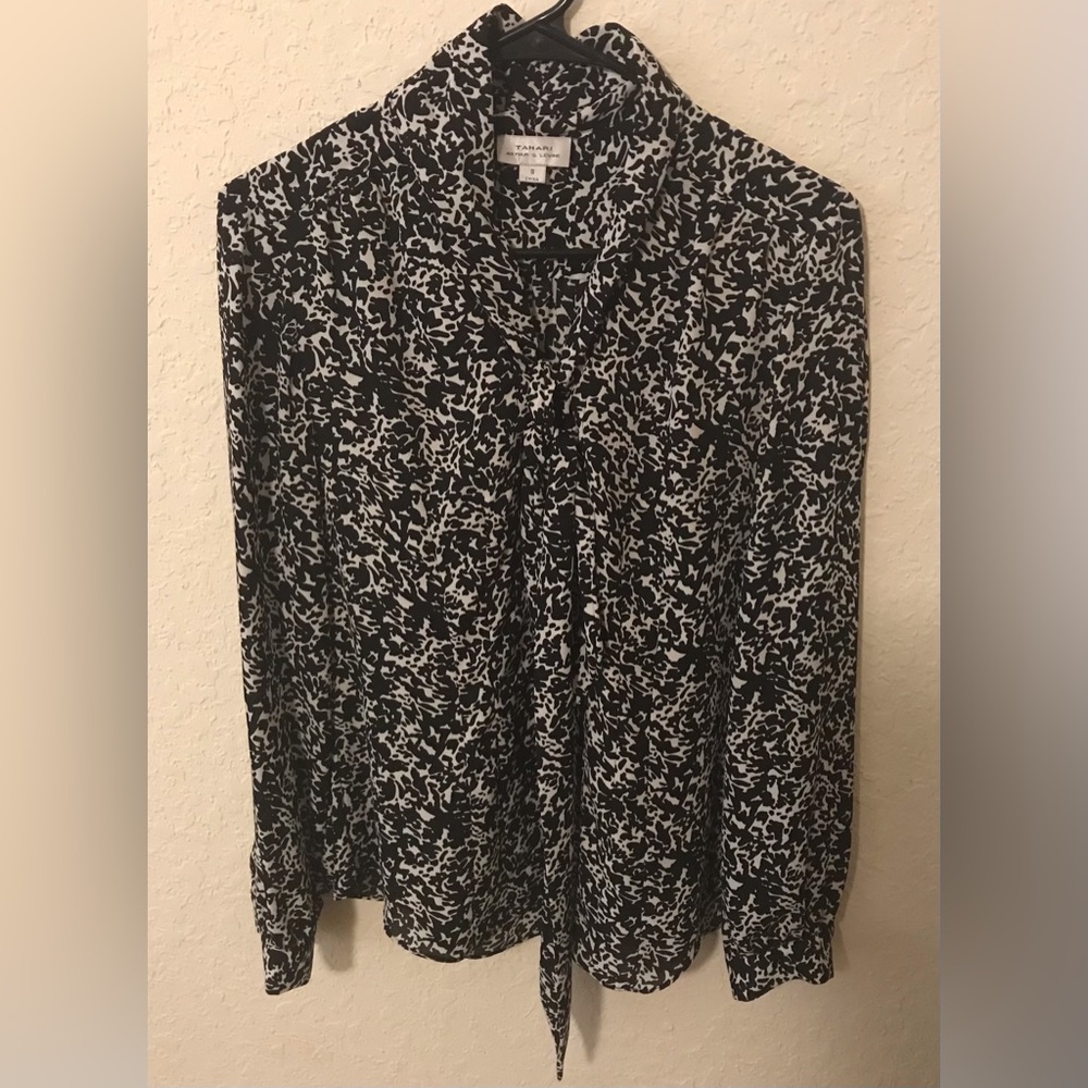 Womens Tahari Black & White Button Up Blouse with Neck Tie